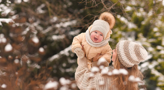 bébé au chaud en hiver