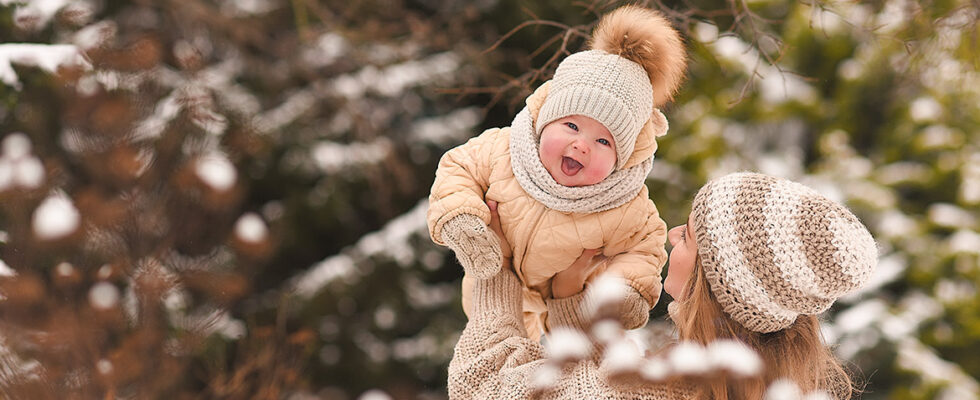 bébé au chaud en hiver